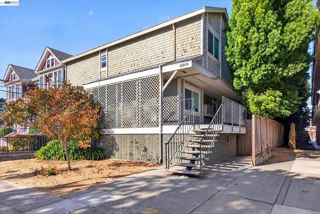 2205 San Antonio Ave F Property Photo 2