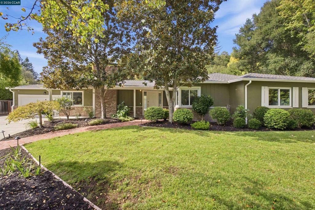 57 Lombardy Ln Property Photo 1
