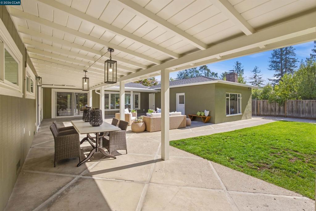 57 Lombardy Ln Property Photo 16
