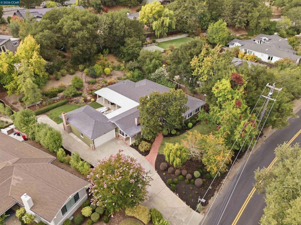 57 Lombardy Ln Property Photo 50