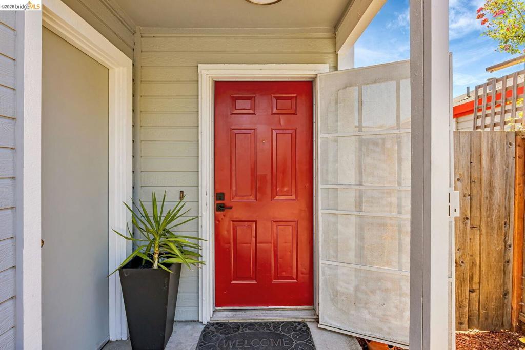 16 Town Sq Pl Property Photo 4