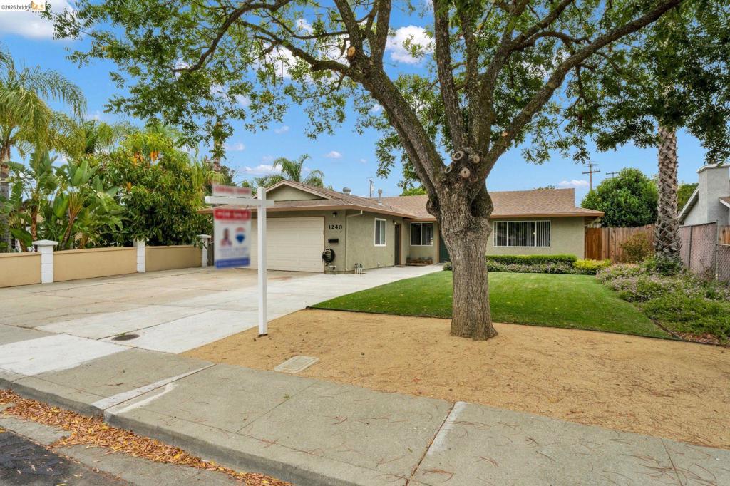 1240 Duffy Way Property Photo 3