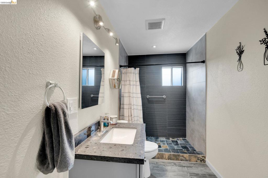 1240 Duffy Way Property Photo 15