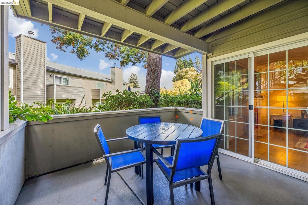 440 Canyon Oaks Dr D Property Photo 4