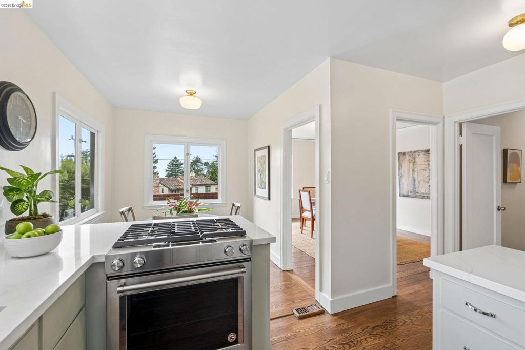 765 Euclid Ave Property Photo 18