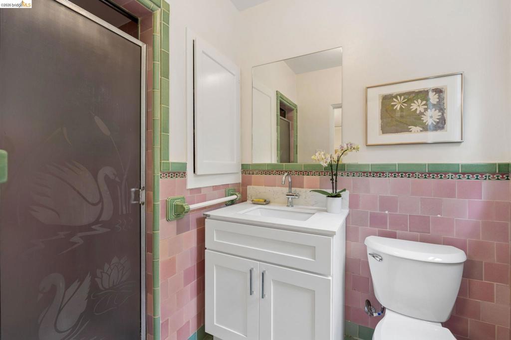 765 Euclid Ave Property Photo 27