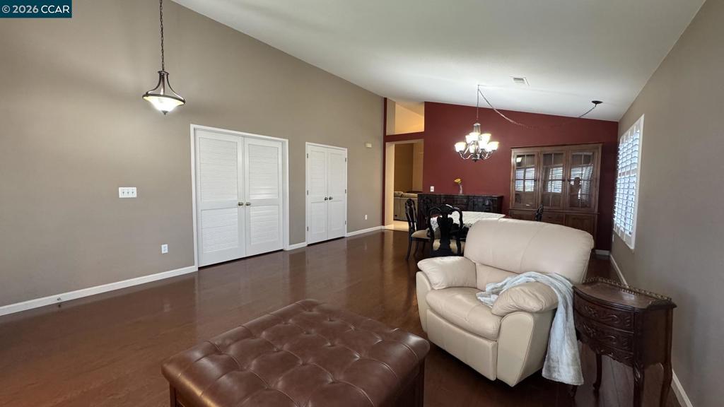 5113 Castlemaine Drive Property Photo 9