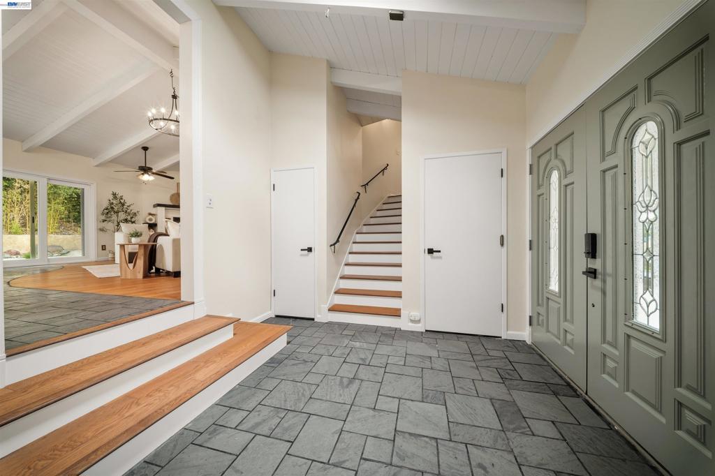 699 Fiesta Pl Property Photo 7