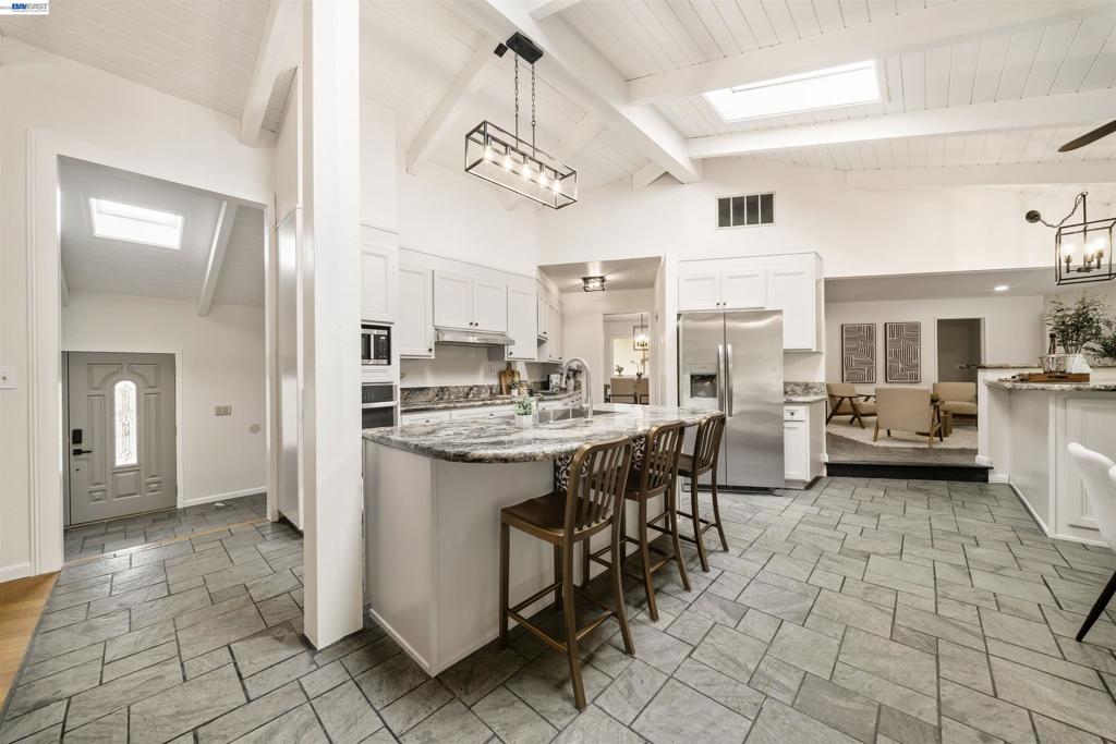 699 Fiesta Pl Property Photo 17