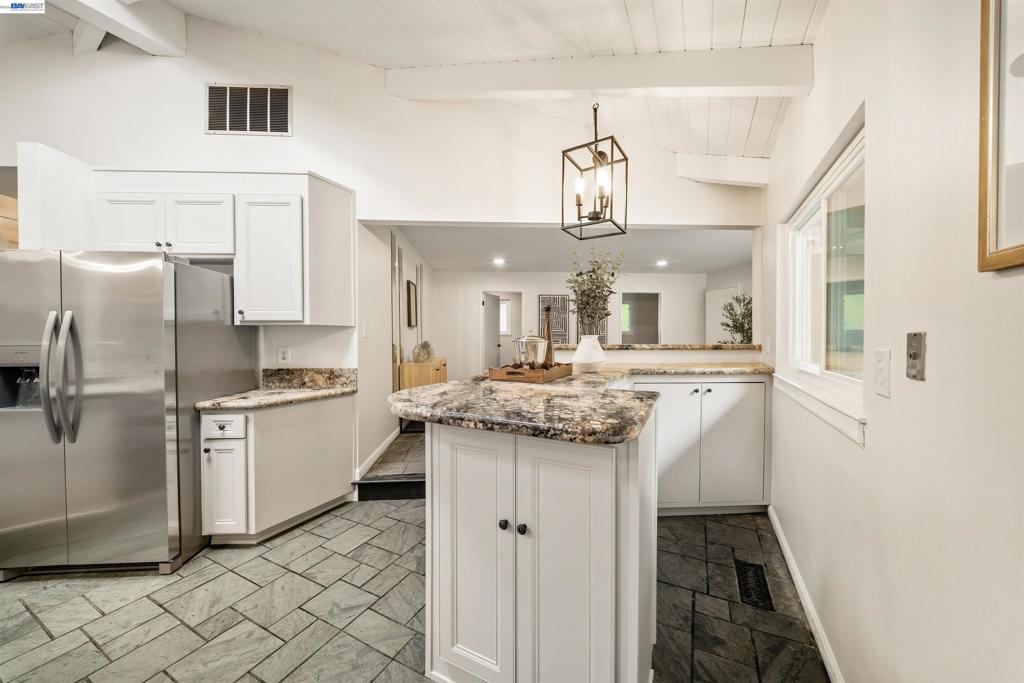 699 Fiesta Pl Property Photo 20