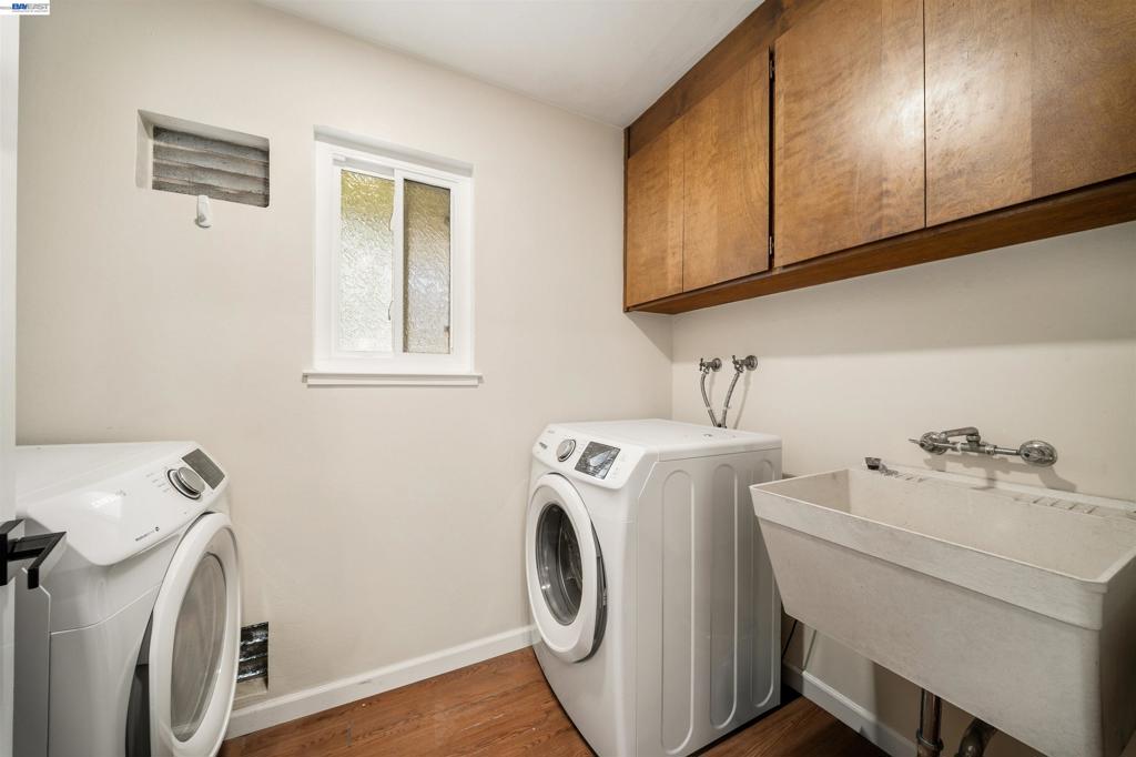 699 Fiesta Pl Property Photo 26