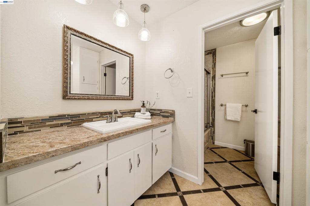 699 Fiesta Pl Property Photo 39