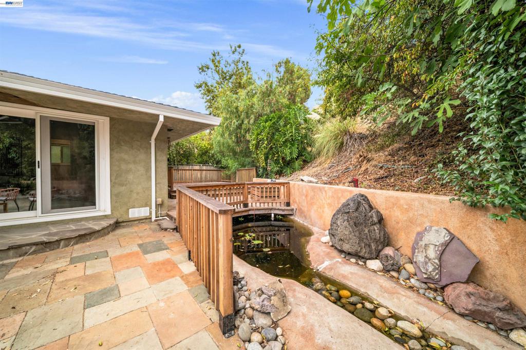 699 Fiesta Pl Property Photo 44