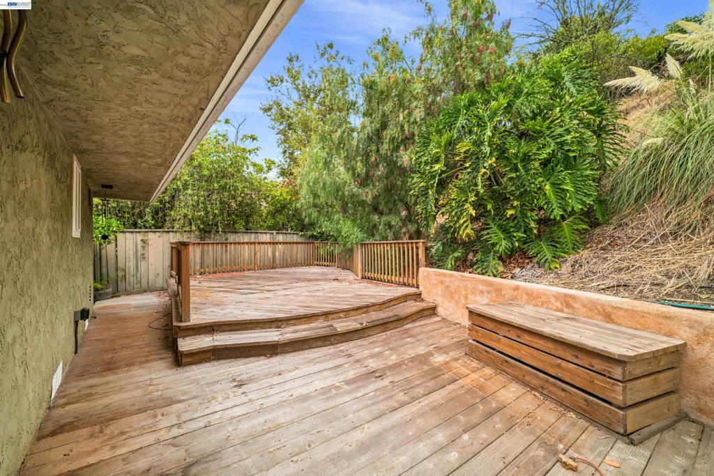 699 Fiesta Pl Property Photo 45