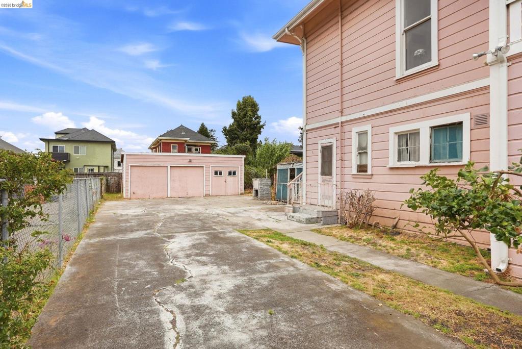 1040 59th St Property Photo 45