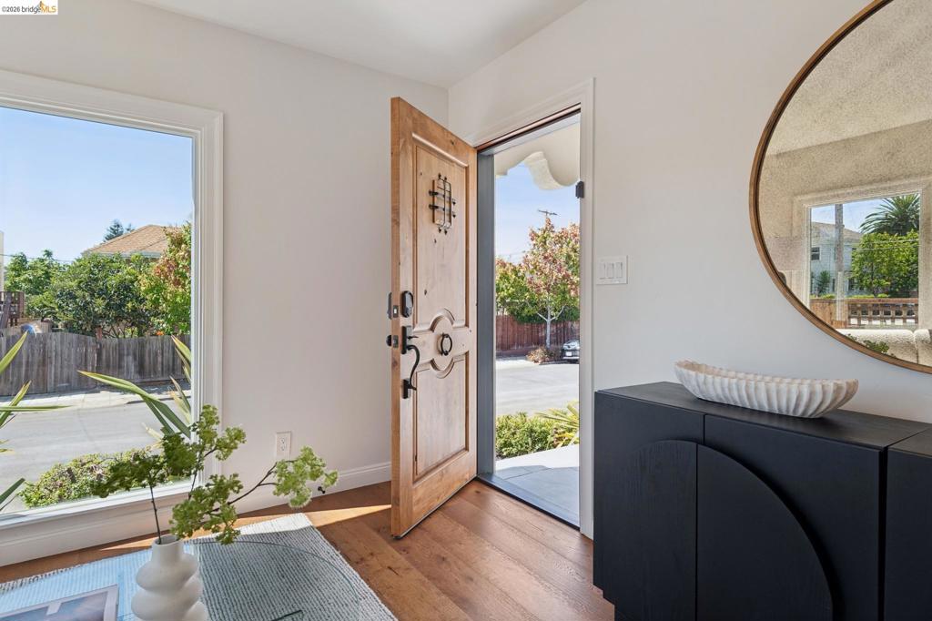 5618 Gaskill St Property Photo 4