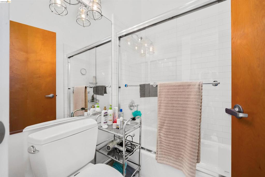 675 8th St 16 Property Photo 11