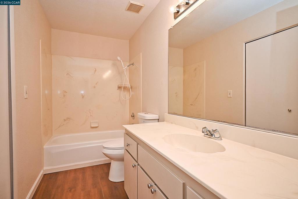 2028 Fostoria Cir Property Photo 38