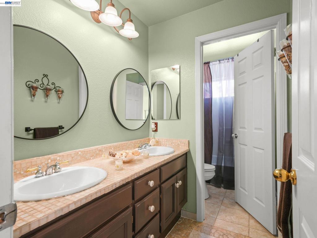 32264 Derby Street Property Photo 40