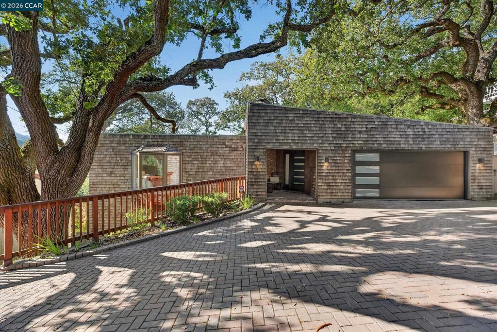 6 El Patio Property Photo 1
