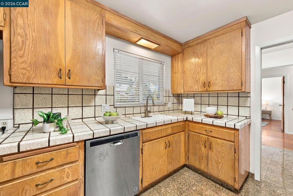 2520 Benedict Dr Property Photo 17
