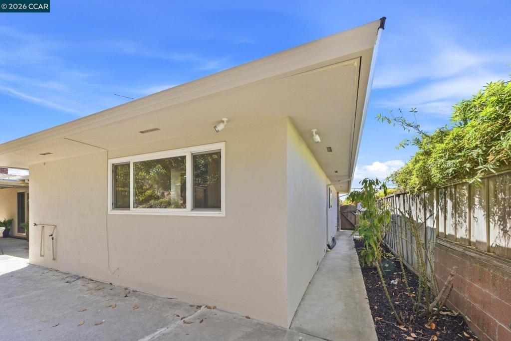 2520 Benedict Dr Property Photo 45