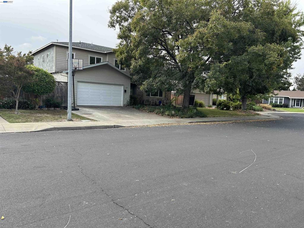 649 Jade Pl Property Photo 1