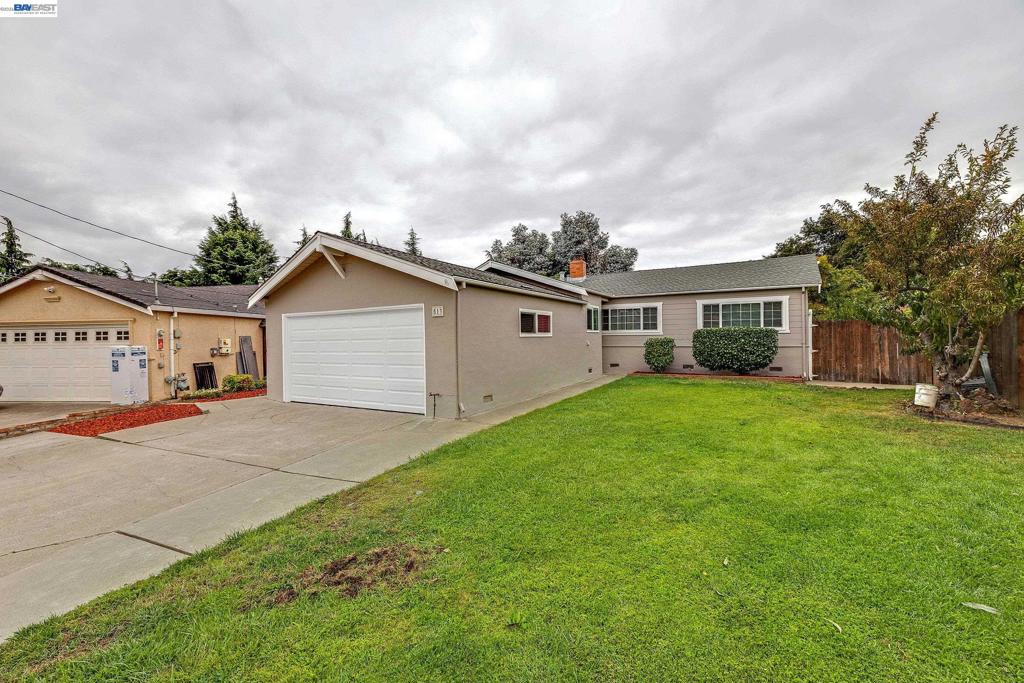 513 Carobe Court Property Photo 1