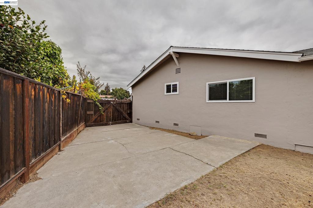 513 Carobe Court Property Photo 31
