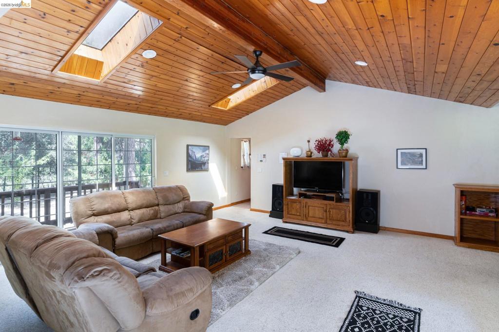 19390 Ferretti Rd Property Photo 12