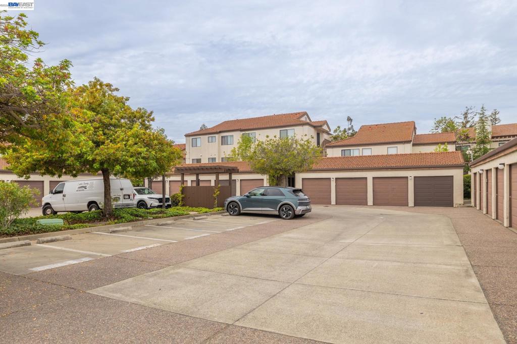 21103 Gary 318a Property Photo 4