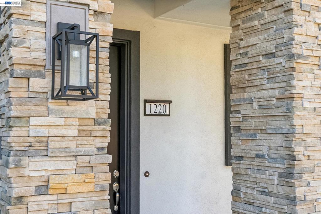 1216 Walters Ct Property Photo 4