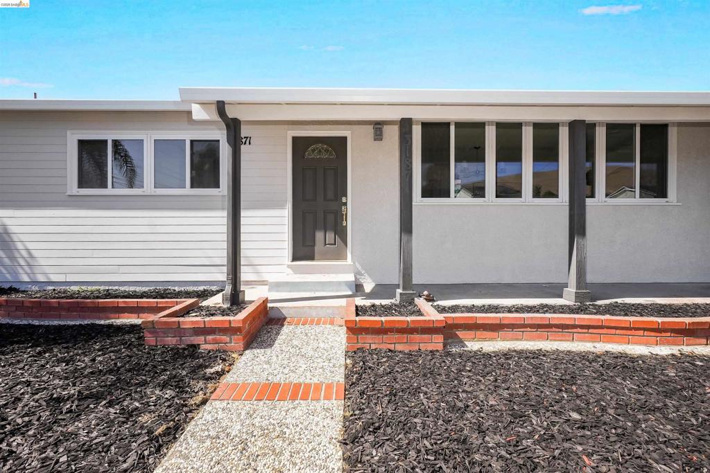 31871 Kennet St Property Photo 25