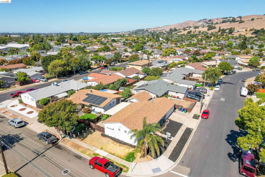 31871 Kennet St Property Photo 28