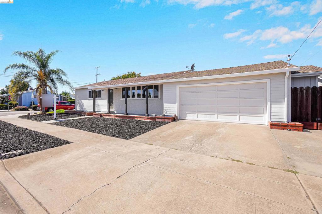 31871 Kennet St Property Photo 31