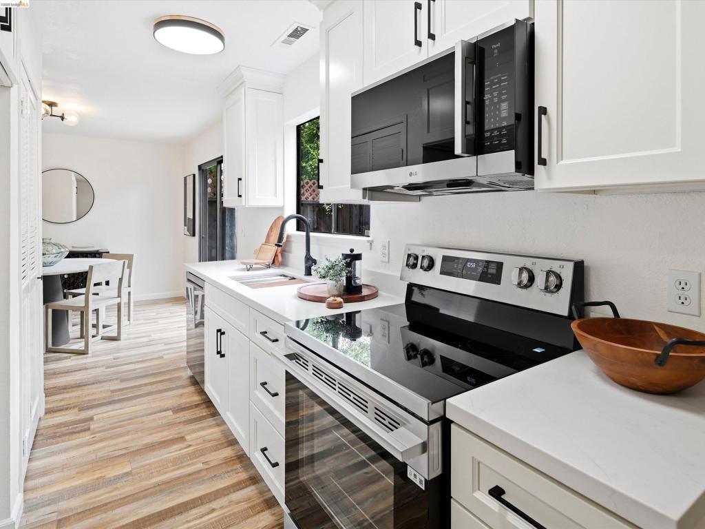 20223 Santa Maria Ave Property Photo 15