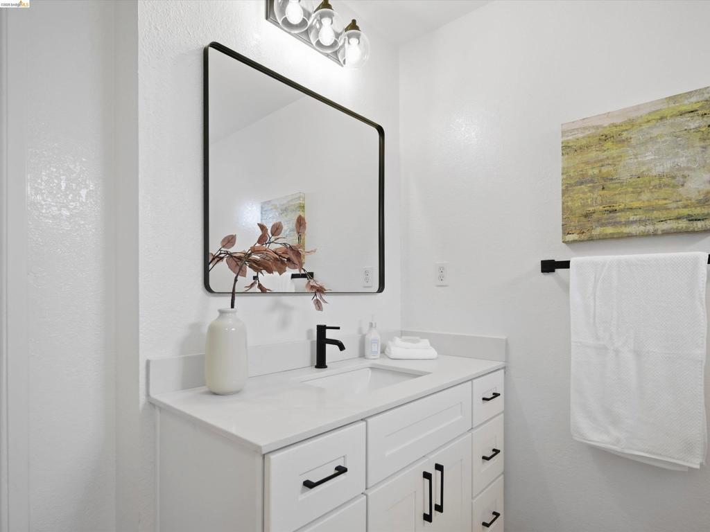 20223 Santa Maria Ave Property Photo 24