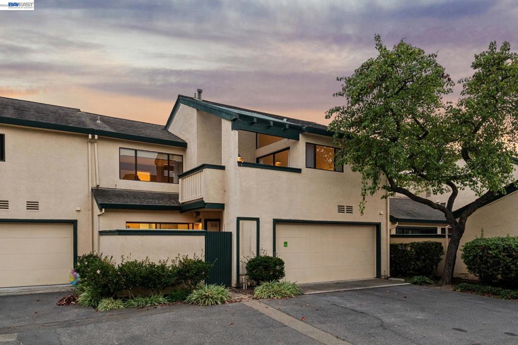 114 Lagunaria Ln Property Photo 12