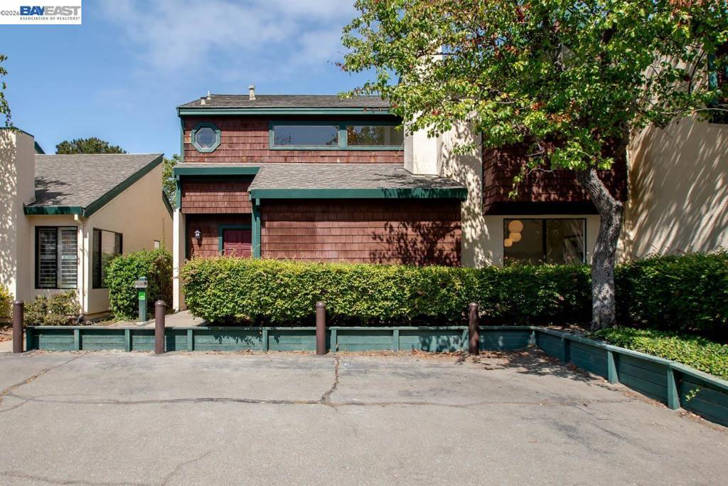 114 Lagunaria Ln Property Photo 13