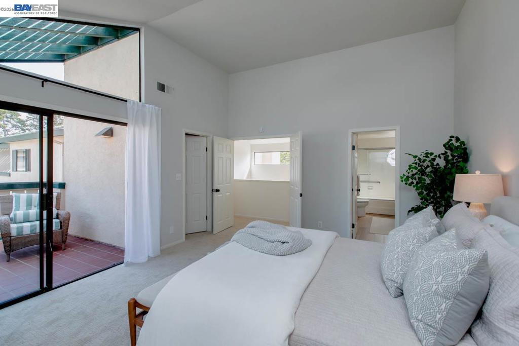 114 Lagunaria Ln Property Photo 37