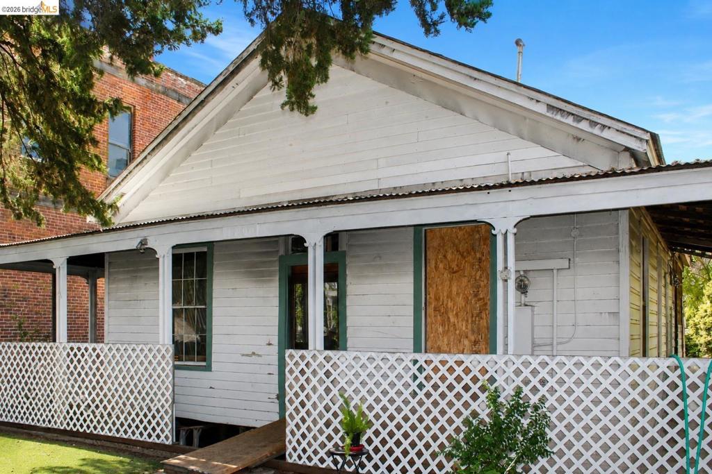 18190 Main St Property Photo 1