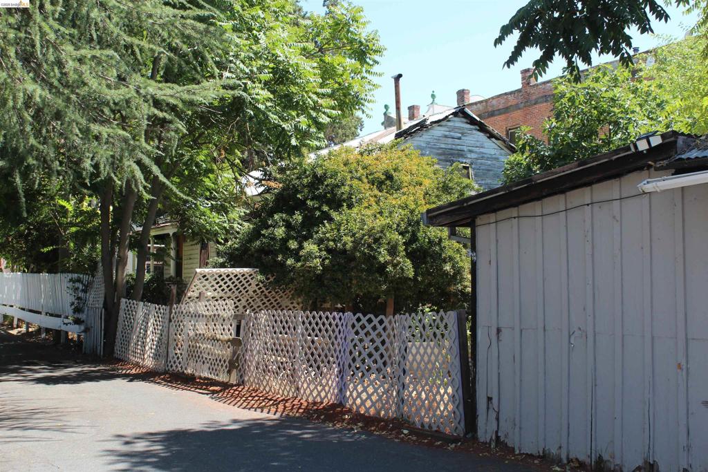 18190 Main St Property Photo 11