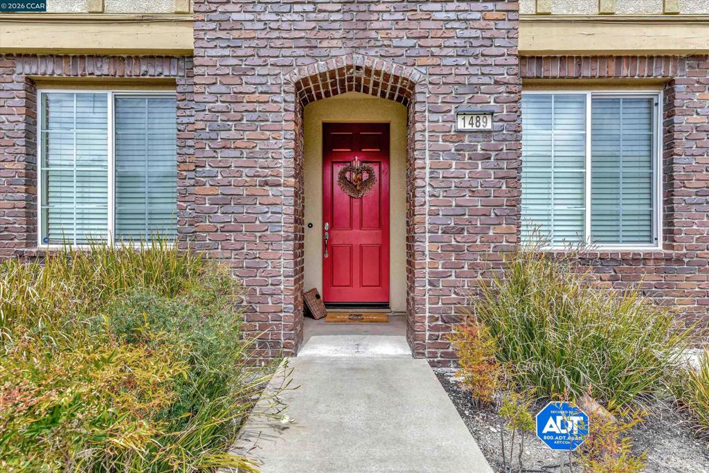 1489 Menton St Property Photo 4