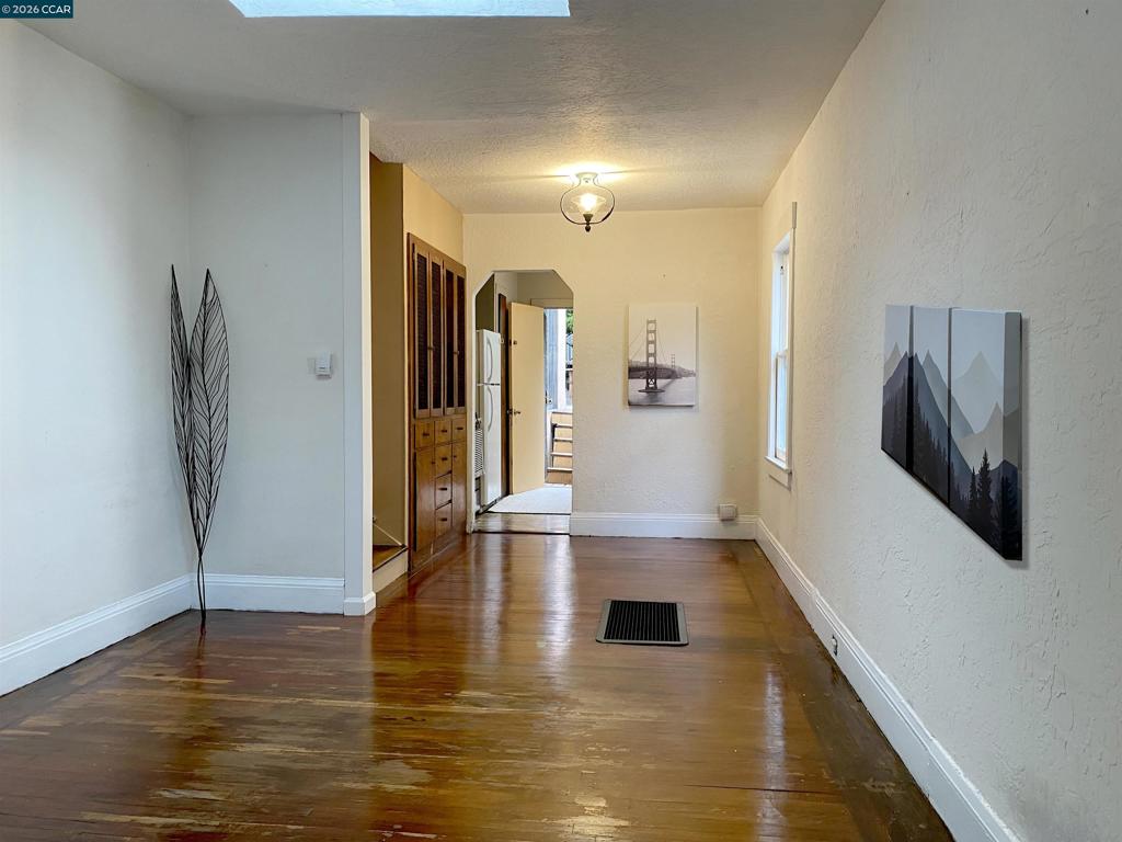 411 Kains Ave. Property Photo 2