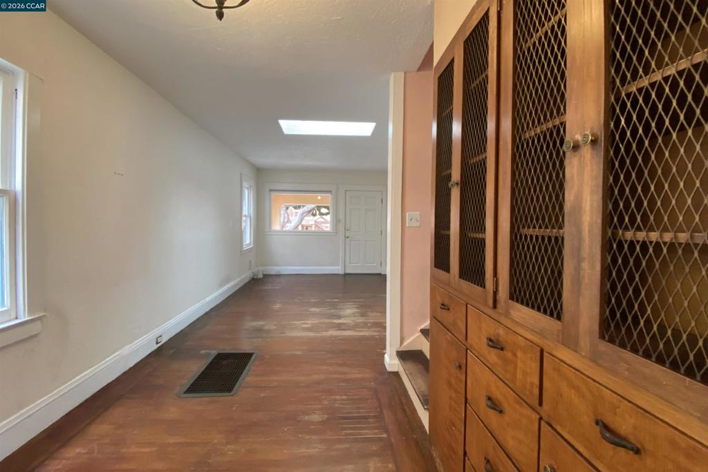 411 Kains Ave. Property Photo 7