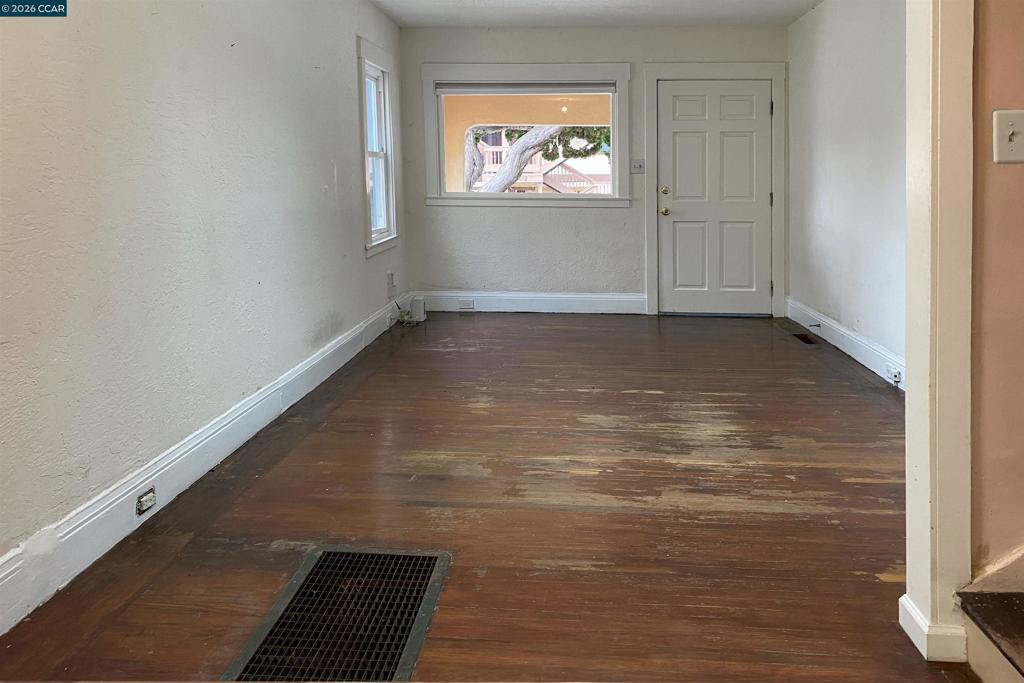 411 Kains Ave. Property Photo 8