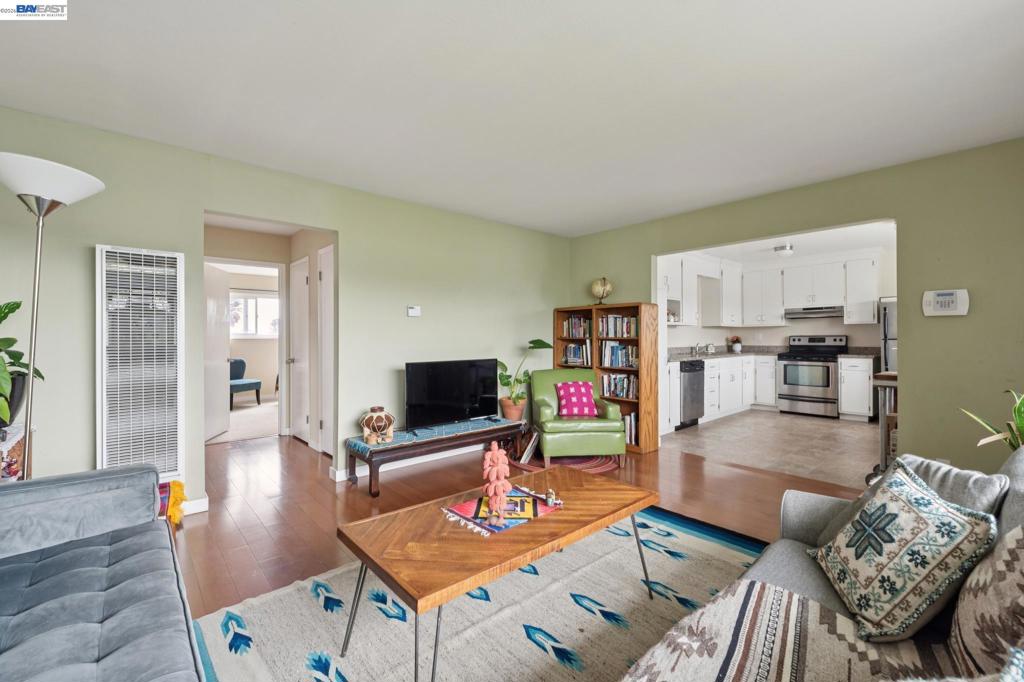3054 Bona St D Property Photo 6