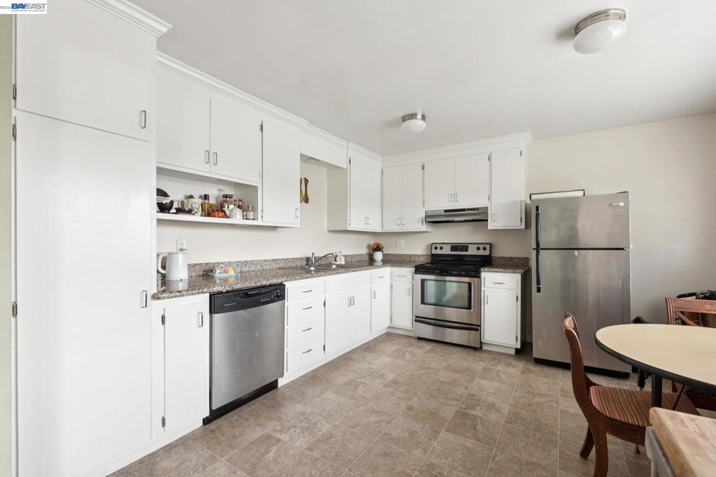 3054 Bona St D Property Photo 8