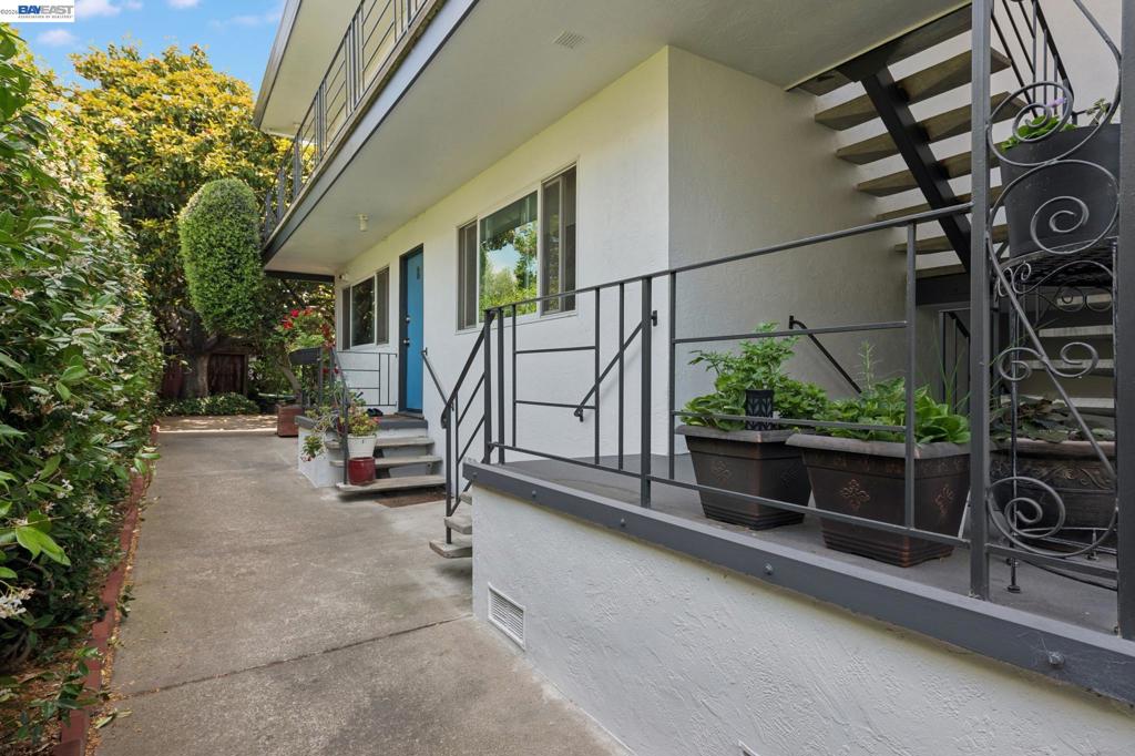 3054 Bona St D Property Photo 26