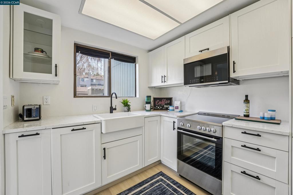 2 Lakeview Ct Property Photo 6